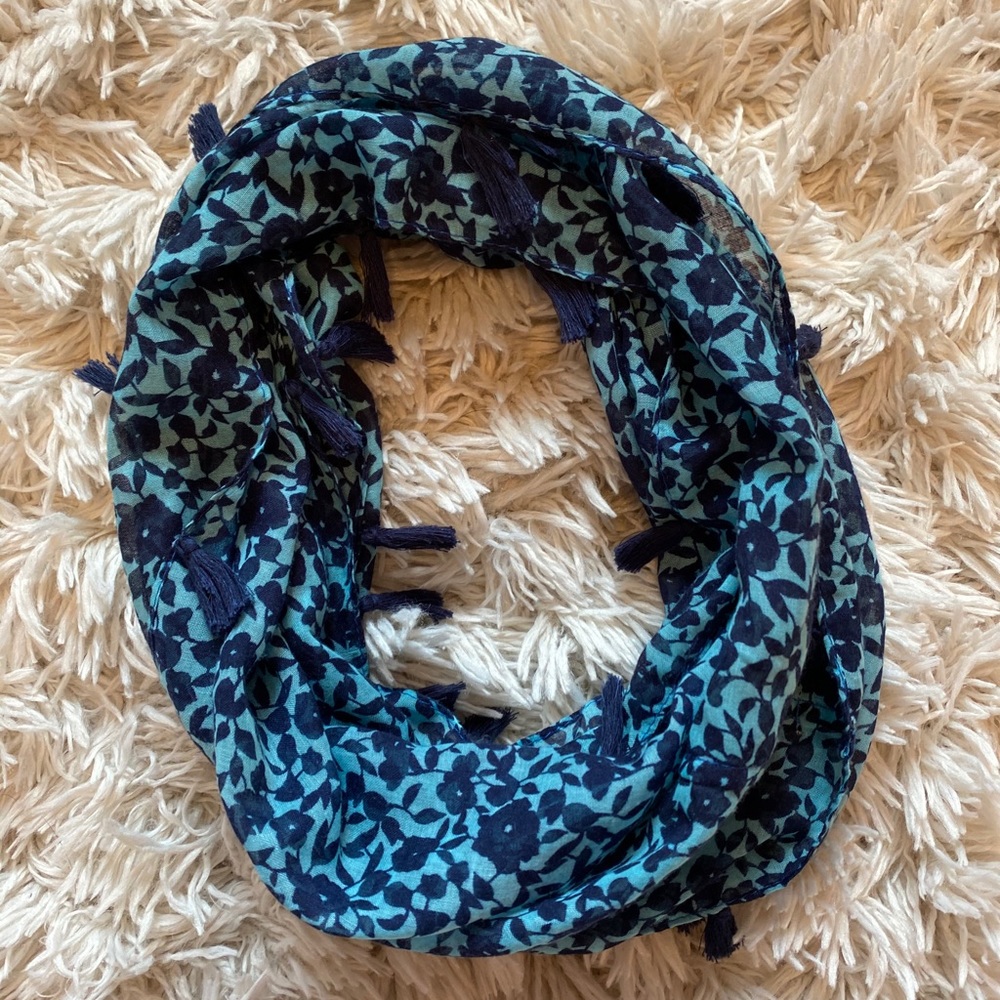 Infinity scarf